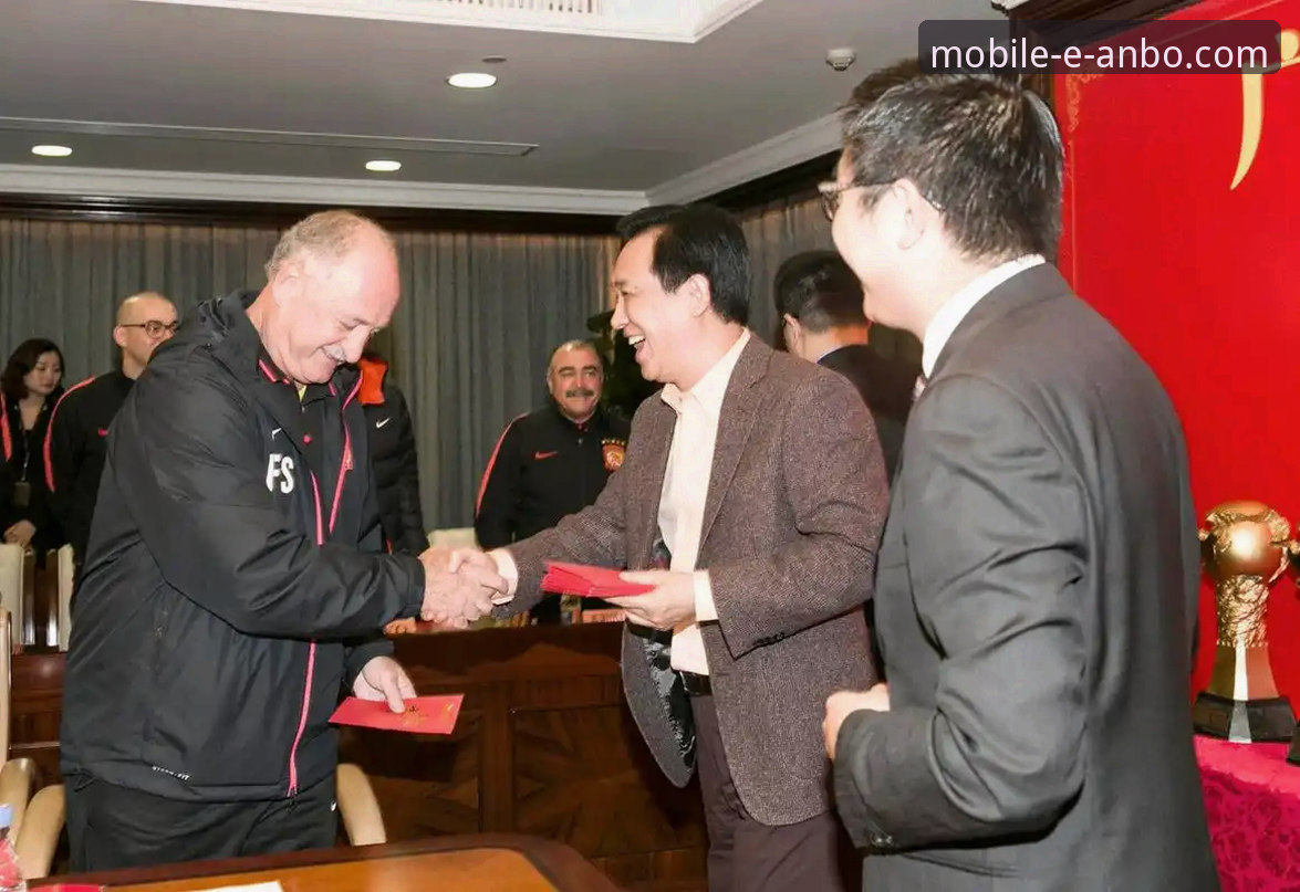 许家印案庭审最新动态：8项罪名认罪悔罪，恒大足球王朝崩塌始末